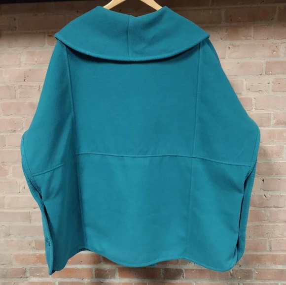 Queen Collection | PLUS Trendy Teal Cape 3X - Picture 4 of 8